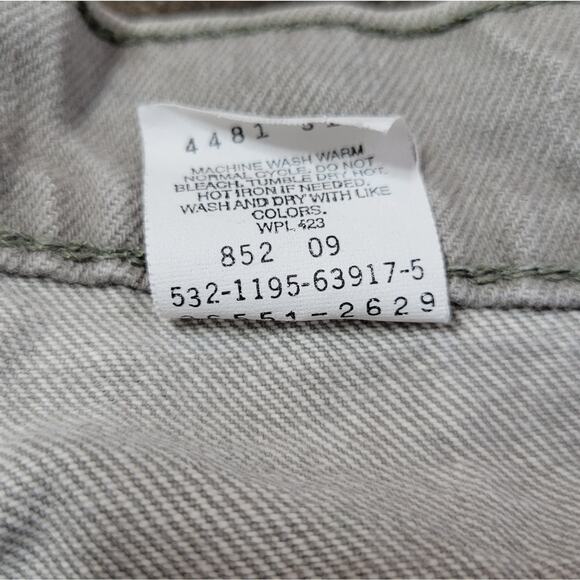 VTG 1995 Levi 551 Gray Cut Off Shorts, size 14 (31" waist) - Picture 4 of 9